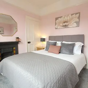 Hartoft St - 2 Bed Near River Holiday home York